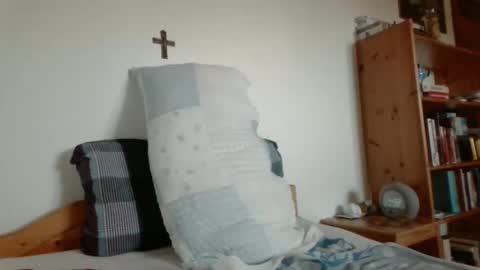 Snapshot of thhe13 chatting on 09/17/25, 12:51 thhe13 online show from 09/17/25, 12:51