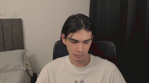 Snapshot of thiaan__ chatting on 12/11/24, 11:43 thiaan__ online show from 12/11/24, 11:43