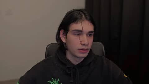 Snapshot of thiaan__ chatting on 01/24/25, 03:43 thiaan__ online show from 01/24/25, 03:43