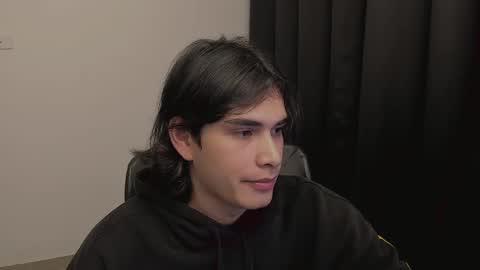 Snapshot of thiaan__ chatting on 02/14/25, 03:11 thiaan__ online show from 02/14/25, 03:11