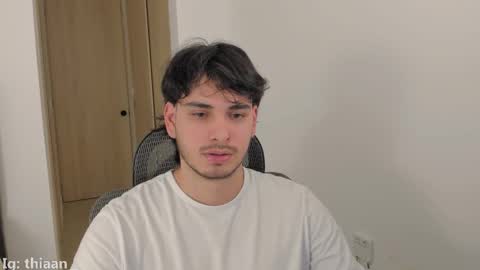 Snapshot of thiaan__ chatting on 11/18/25, 11:15 thiaan__ online show from 11/18/25, 11:15