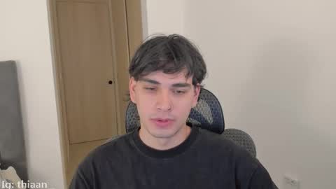 Snapshot of thiaan__ chatting on 11/23/25, 03:50 thiaan__ online show from 11/23/25, 03:50