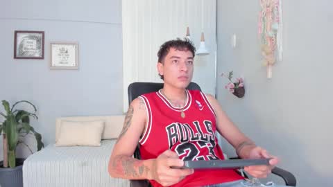 Thiago  online show from 03/25/26, 12:22