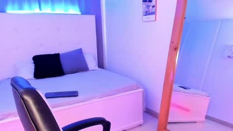 Thiago  online show from 04/15/26, 03:08