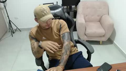 Snapshot of thiago_420 chatting on 06/15/26, 11:18 thiago_420 online show from 06/15/26, 11:18