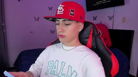 Snapshot of thiago_dv chatting on 11/14/25, 01:54 Thiago online show from 11/14/25, 01:54