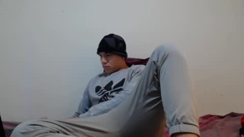 Snapshot of thiago_hot_boy chatting on 12/17/24, 09:50 Thiago independent model online show from 12/17/24, 09:50