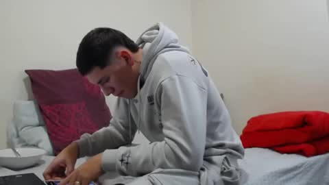 Snapshot of thiago_hot_boy chatting on 01/25/25, 11:44 Thiago independent model online show from 01/25/25, 11:44