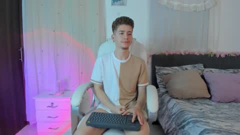 Manuel online show from 12/16/25, 05:56