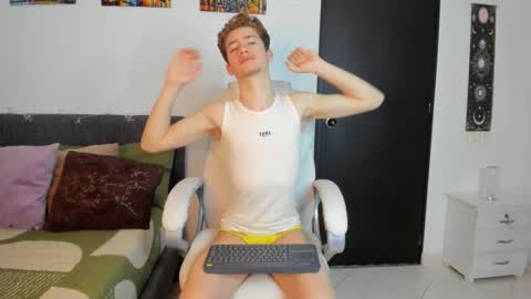 Snapshot of thiago_james69 chatting on 02/01/26, 12:42 Manuel online show from 02/01/26, 12:42