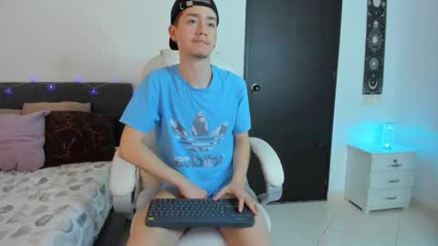 Snapshot of thiago_james69 chatting on 02/22/26, 07:19 Manuel online show from 02/22/26, 07:19