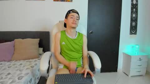 Snapshot of thiago_james69 chatting on 02/26/26, 07:29 Manuel online show from 02/26/26, 07:29