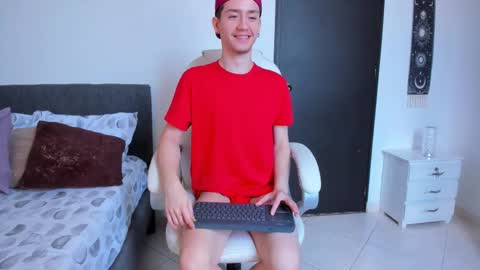 Snapshot of thiago_james69 chatting on 02/27/26, 04:18 Manuel online show from 02/27/26, 04:18