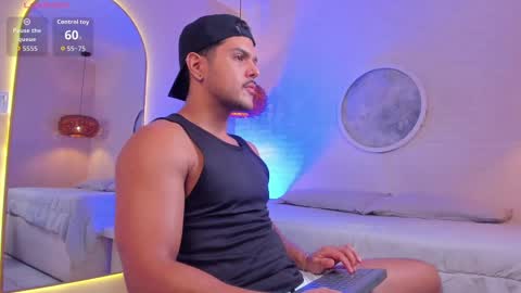 Snapshot of thiago_mercer chatting on 10/11/25, 11:20 Thiago online show from 10/11/25, 11:20