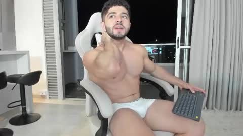 Snapshot of thiago_moretti chatting on 06/17/26, 03:09 THIAGO online show from 06/17/26, 03:09