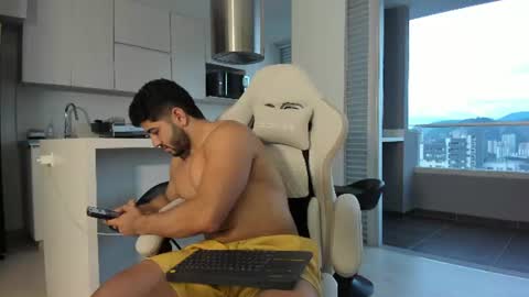 Snapshot of thiago_moretti chatting on 06/17/26, 11:16 THIAGO online show from 06/17/26, 11:16