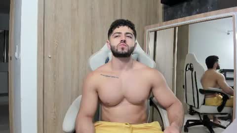 Snapshot of thiago_moretti chatting on 06/28/26, 03:01 THIAGO online show from 06/28/26, 03:01