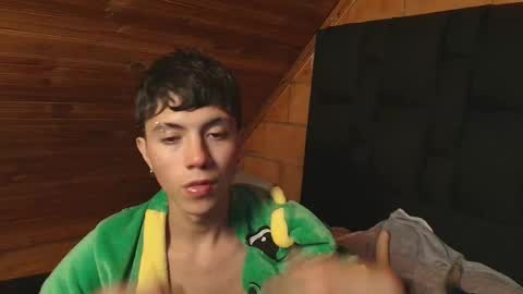 thiago_n_sam online show from 10/21/25, 07:20