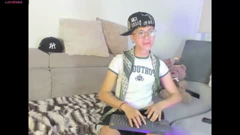 thiago_n_sam online show from 07/04/26, 06:30