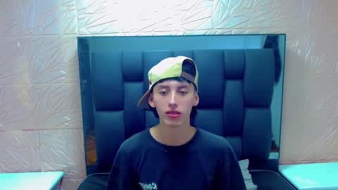 thiago_twink38 online show from 02/22/26, 08:02