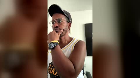 Snapshot of thiagoblackhot chatting on 07/17/26, 02:45 Thiago online show from 07/17/26, 02:45