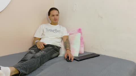 thiagobrooks_ online show from 07/07/26, 12:20