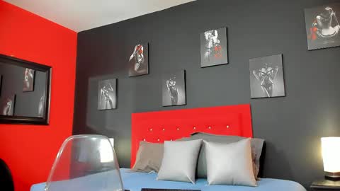 Snapshot of thiagomez17 chatting on 02/22/25, 12:19 Thia Gomez online show from 02/22/25, 12:19