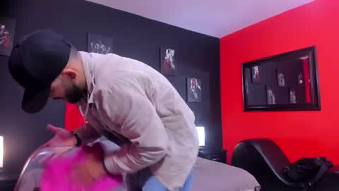 Snapshot of thiagomez17 chatting on 11/22/25, 12:15 Thia Gomez online show from 11/22/25, 12:15