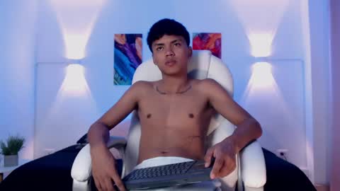 Snapshot of thiagosterling chatting on 04/07/26, 11:37 Thiago online show from 04/07/26, 11:37