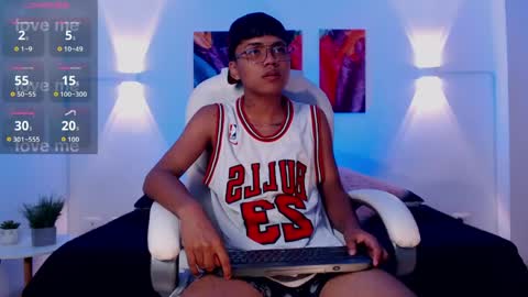 Snapshot of thiagosterling chatting on 04/08/26, 11:27 Thiago online show from 04/08/26, 11:27