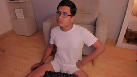 thiagovega_ online show from 04/15/26, 04:08