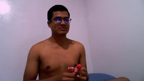 thiagovega_ online show from 04/20/26, 03:31