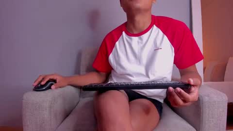 thiagovega_ online show from 04/22/26, 05:21