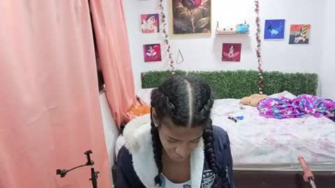 Snapshot of thiana_horny chatting on 06/25/26, 12:42 thiana_horny online show from 06/25/26, 12:42