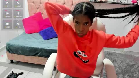 thianahorny online show from 11/26/25, 12:17