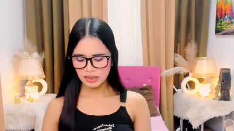 Snapshot of thianna_soft chatting on 11/18/25, 03:12 thianna_soft online show from 11/18/25, 03:12