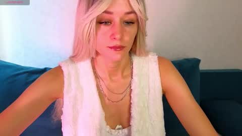 Snapshot of thief_of_hearts_ chatting on 09/19/25, 09:22 thief_of_hearts_ online show from 09/19/25, 09:22