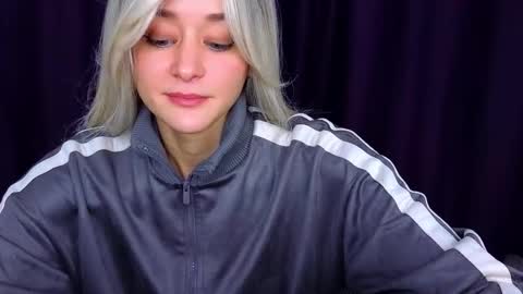 Snapshot of thief_of_hearts_ chatting on 10/02/25, 11:45 thief_of_hearts_ online show from 10/02/25, 11:45