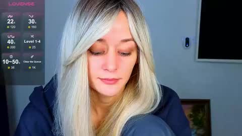 Snapshot of thief_of_hearts_ chatting on 10/27/25, 08:46 thief_of_hearts_ online show from 10/27/25, 08:46