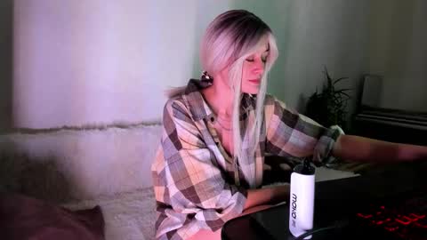 Snapshot of thief_of_hearts_ chatting on 11/15/25, 12:19 thief_of_hearts_ online show from 11/15/25, 12:19