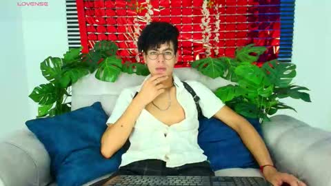 Snapshot of thiiagosaeenz chatting on 02/24/26, 04:05 Thiago Saenzz online show from 02/24/26, 04:05