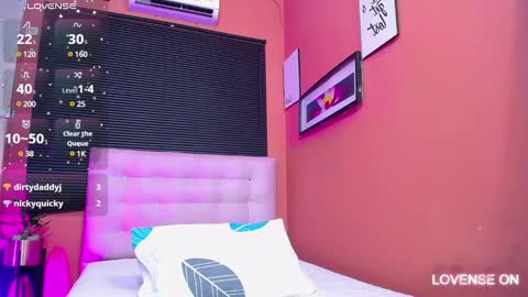 Snapshot of thin_eva chatting on 02/25/25, 08:30 Eva online show from 02/25/25, 08:30