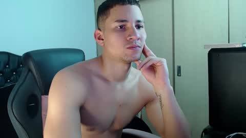 thin_tommy11 online show from 01/09/25, 02:22