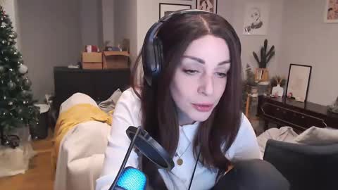 Snapshot of thirstypickle chatting on 01/02/25, 06:45 Sarra Rhies online show from 01/02/25, 06:45