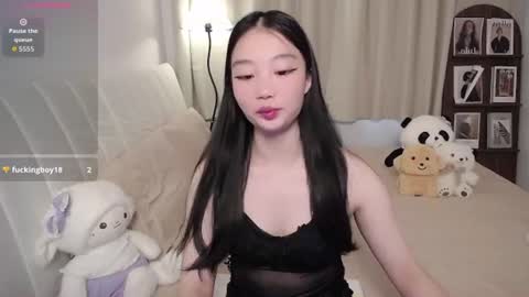 Snapshot of thisgirl__ chatting on 06/27/26, 01:32 kk online show from 06/27/26, 01:32