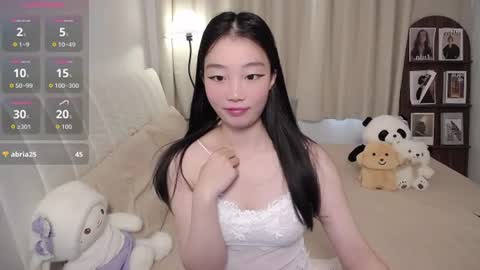 Snapshot of thisgirl__ chatting on 06/28/26, 01:33 kk online show from 06/28/26, 01:33