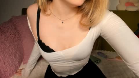 Amelia  shows on mondays fridays and sundays  if anything changes im giving updates on my fansly  online show from 02/03/25, 03:49