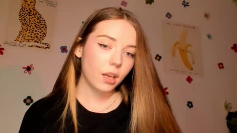 Snapshot of thisisamelia chatting on 10/05/25, 04:27 Amelia shows on mondays fridays and sundays if anything changes im giving updates on my fansly online show from 10/05/25, 04:27