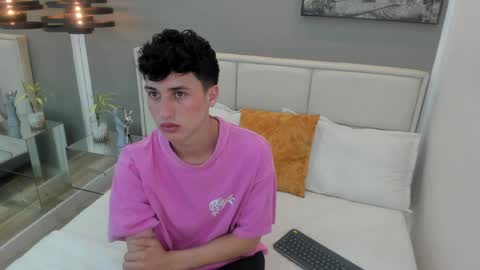 Snapshot of thom_ames chatting on 04/02/26, 11:30 Thom online show from 04/02/26, 11:30