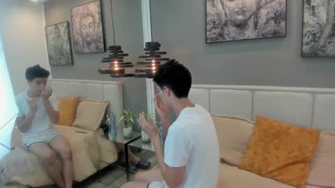 Snapshot of thom_ames chatting on 04/07/26, 11:21 Thom online show from 04/07/26, 11:21